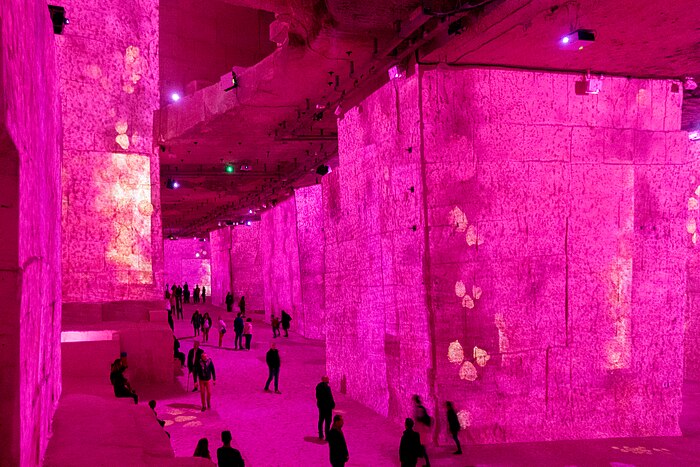 spectacle des carrières de Lumières