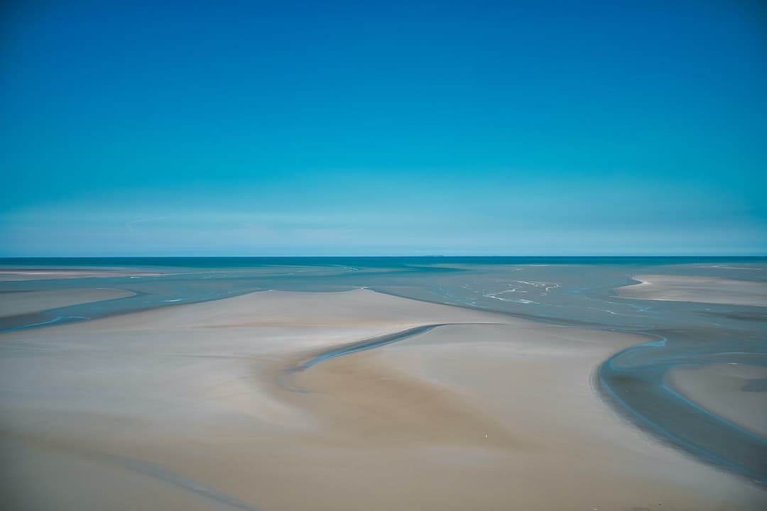 La baie du Mont Saint-Michel : un espace naturel spectaculaire entre terre et mer