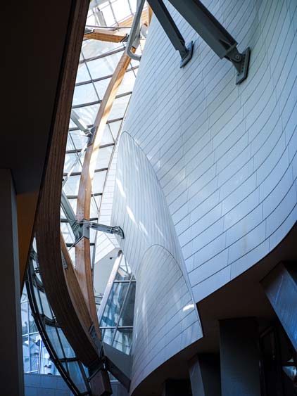 Les courbes ambiteuses de la fondation Louis Vuitton