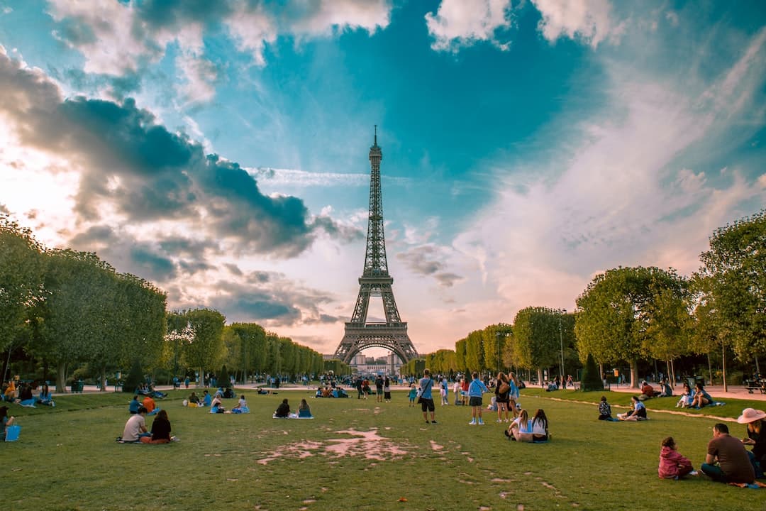 La Tour Eiffel depuis les jardins