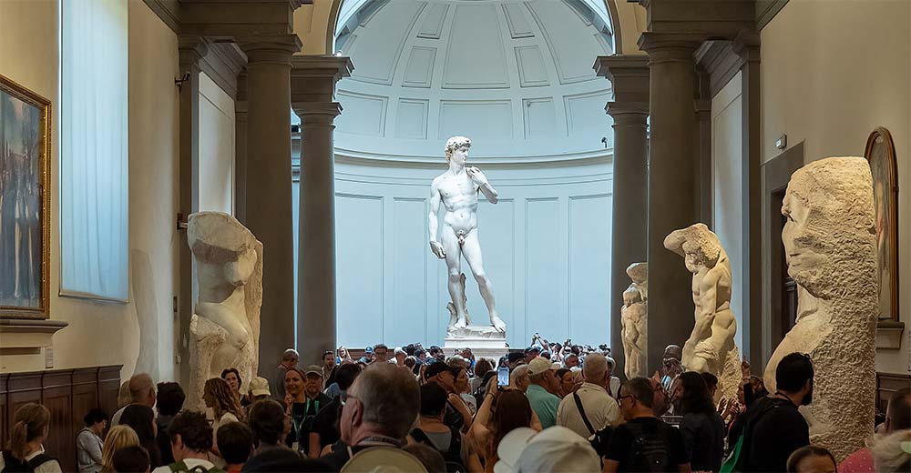 Exploration du musée de l_Académie : trésors artistiques et histoire captivante